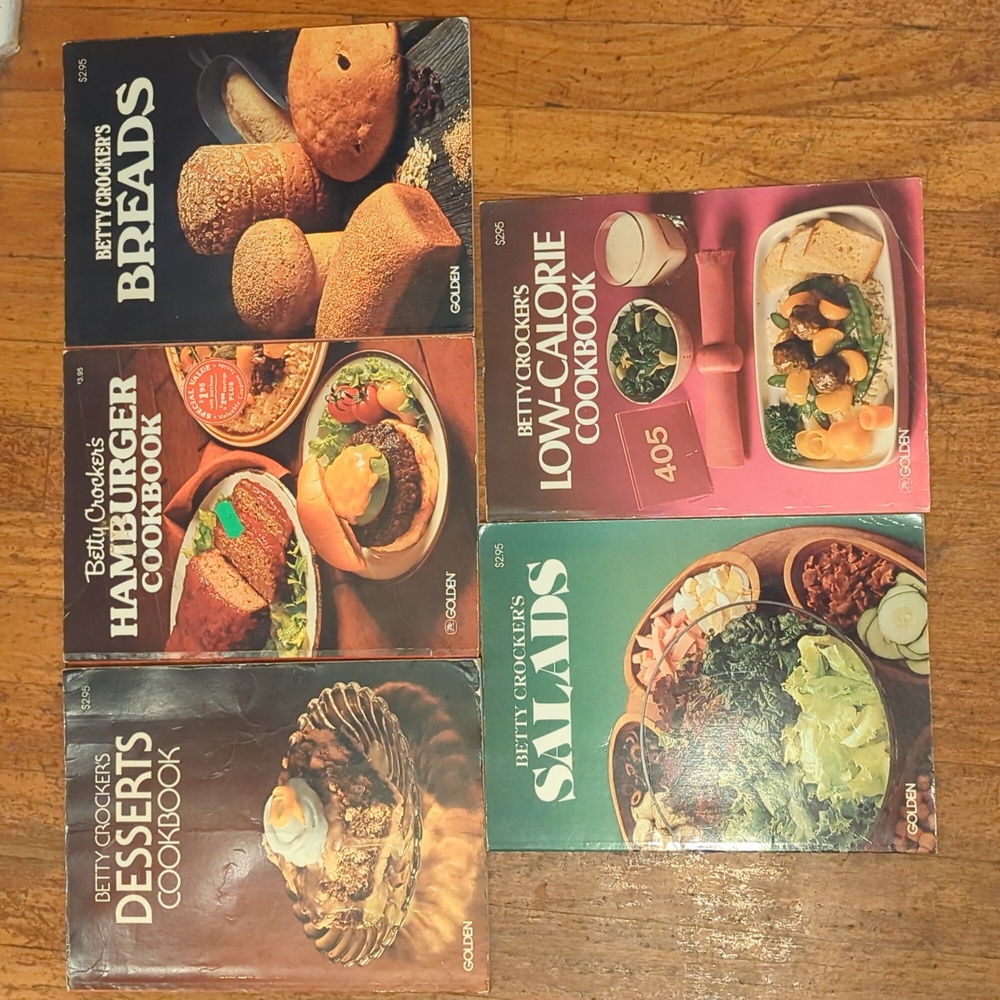 Bundle of 5 Betty Crocker Vintage Cookbooks